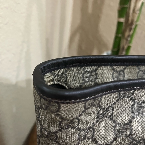 GUCCI GG SUPREME MONOGRAM TOTE - Picture 7 of 16